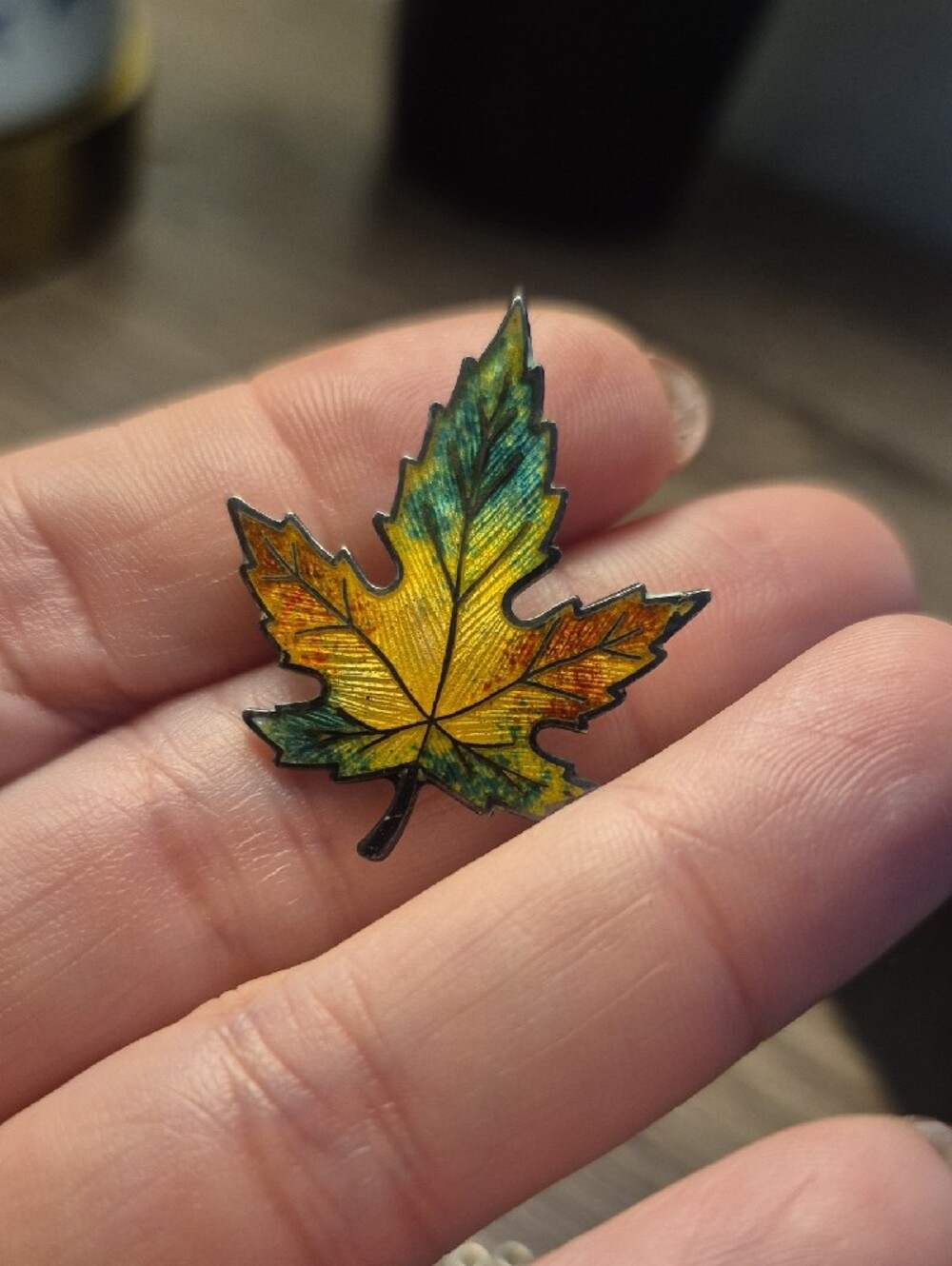 Sterling Enamel Canadian Autumn Colorful Maple Leaf Brooch Pin Vintage - Picture 4 of 5